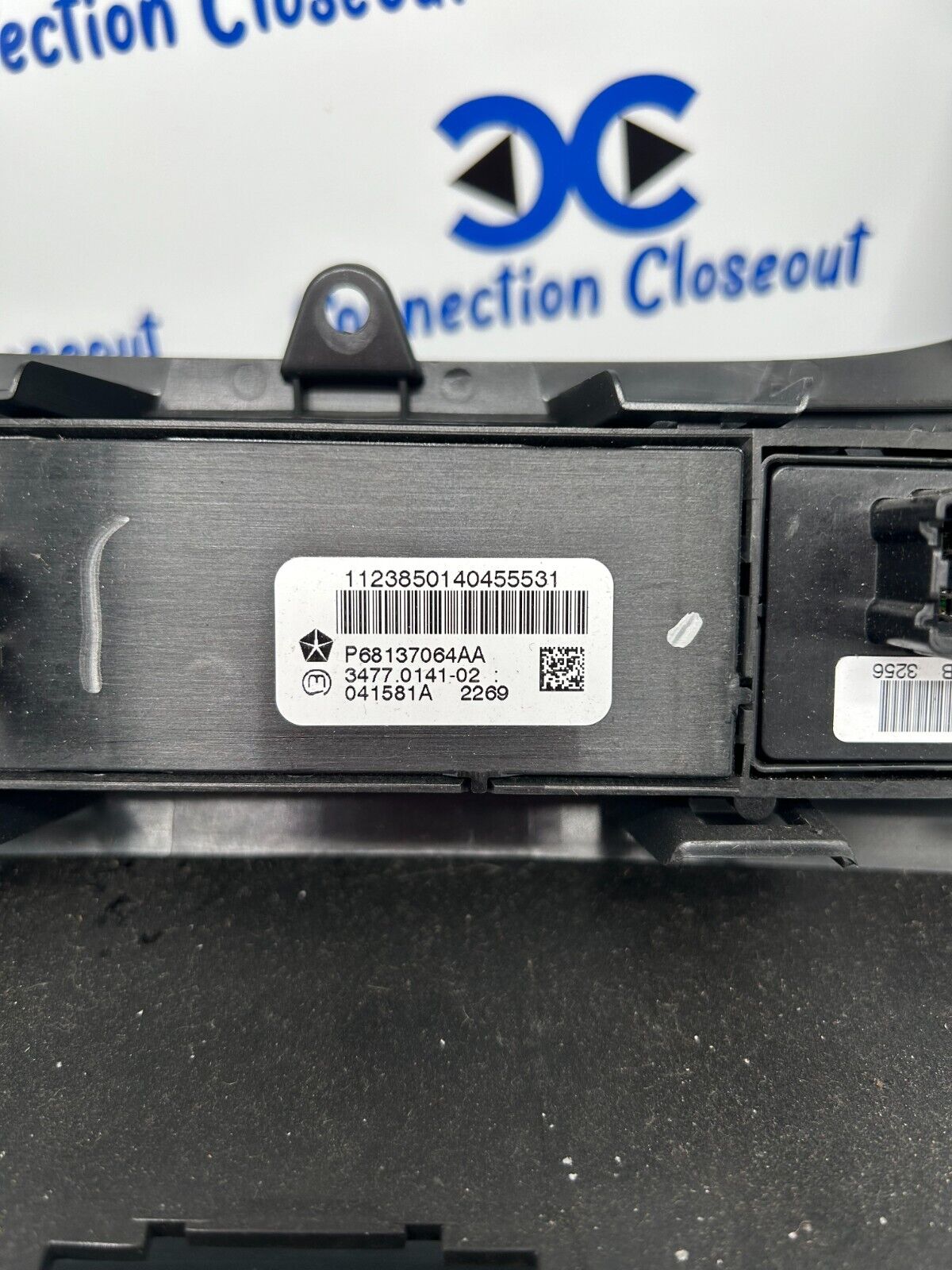 ✅ 2013- 2020 RAM 1500 2500 3500 Instrument Panel Radio Bezel MOPAR (1VY931X9AB)