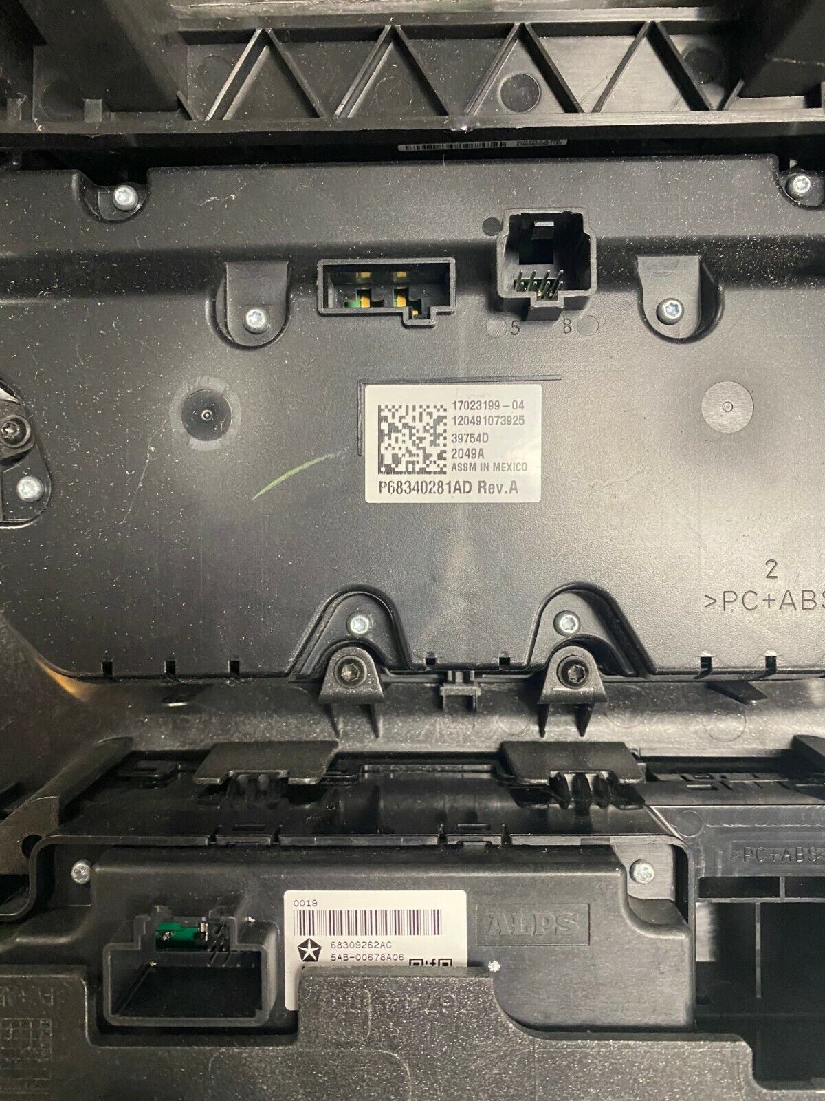 ✅ 68428534 2020 RAM 1500 Multi Media Radio Bezel Climate Control OEM