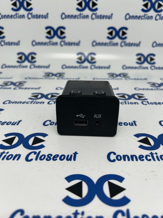 2013- 2017 RAM 1500 2500 3500 Genuine Mopar Hub Media Center (68096426AD)