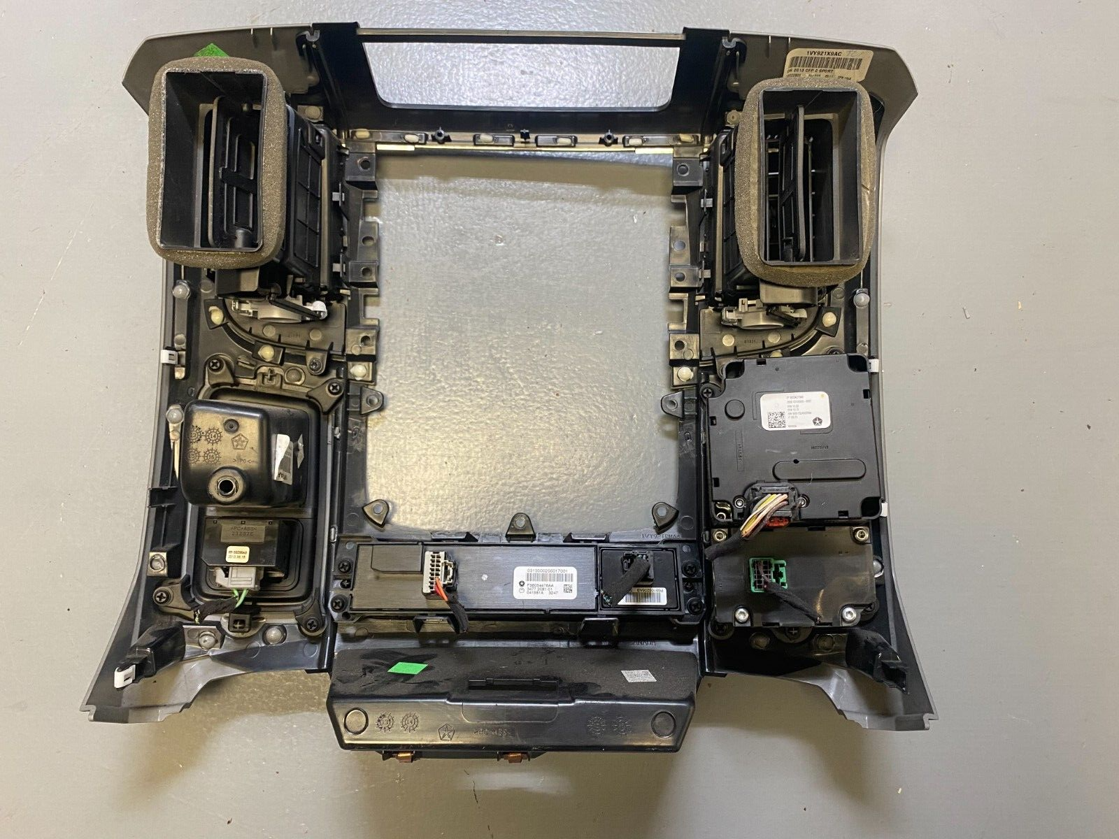 ✅ 2013- 2019 Dodge Ram 1500 2500 3500 Instrument Panel Radio Bezel (1VY921X9AC)
