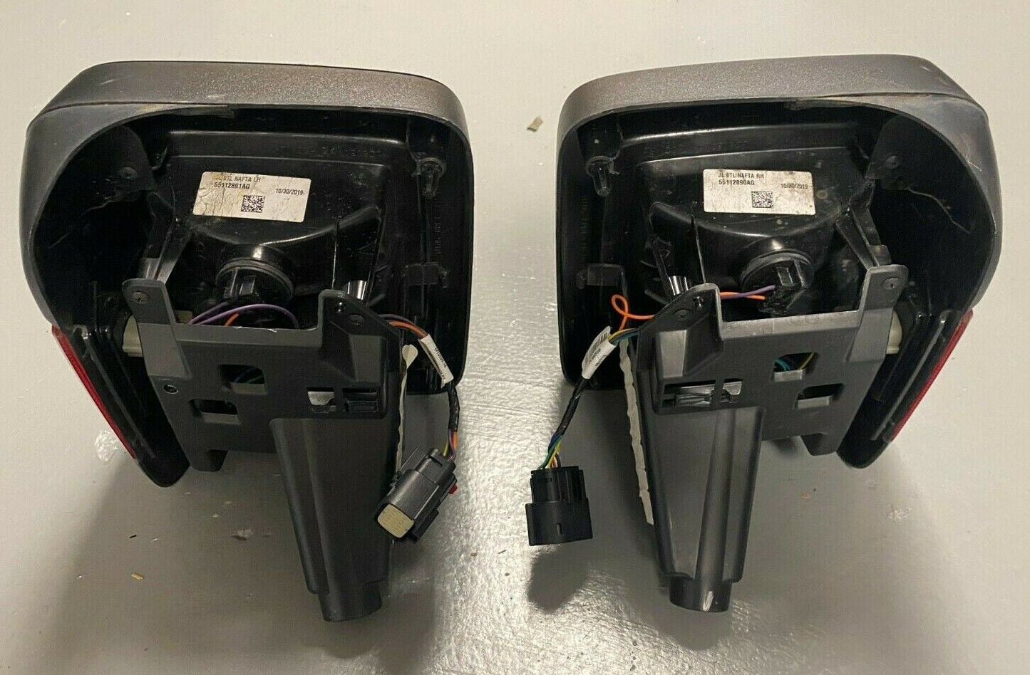 2018- 2024 Jeep Wrangler Genuine Mopar Tail Light Lamp 55112890AG