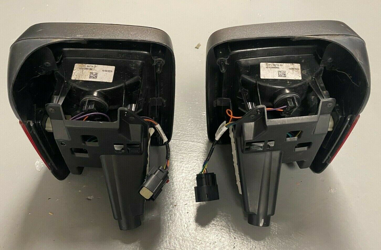 2018- 2024 Jeep Wrangler Genuine Mopar Tail Light Lamp 55112890AG