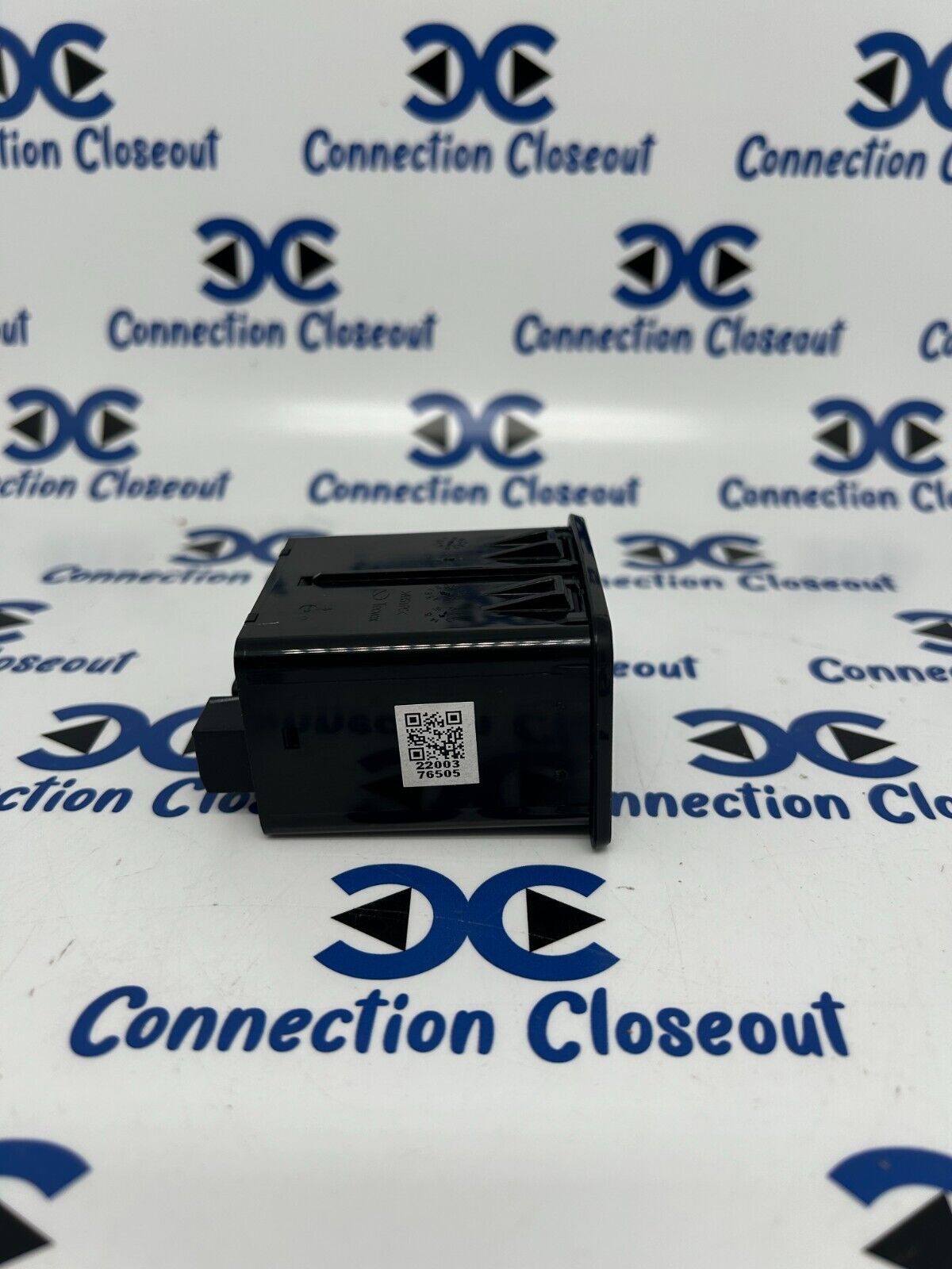 2013- 2016 RAM 1500 2500 3500 Hub Media Center AUX OEM (68096428AD)