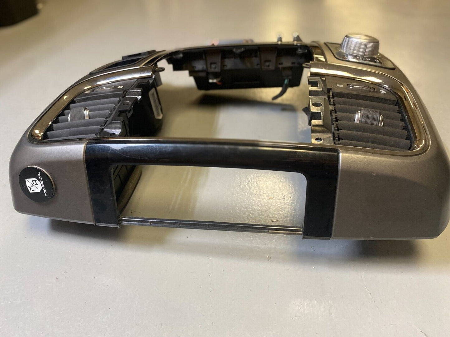 ✅ 2013- 2019 Dodge Ram 1500 2500 3500 Instrument Panel Radio Bezel (1VY921X9AC)