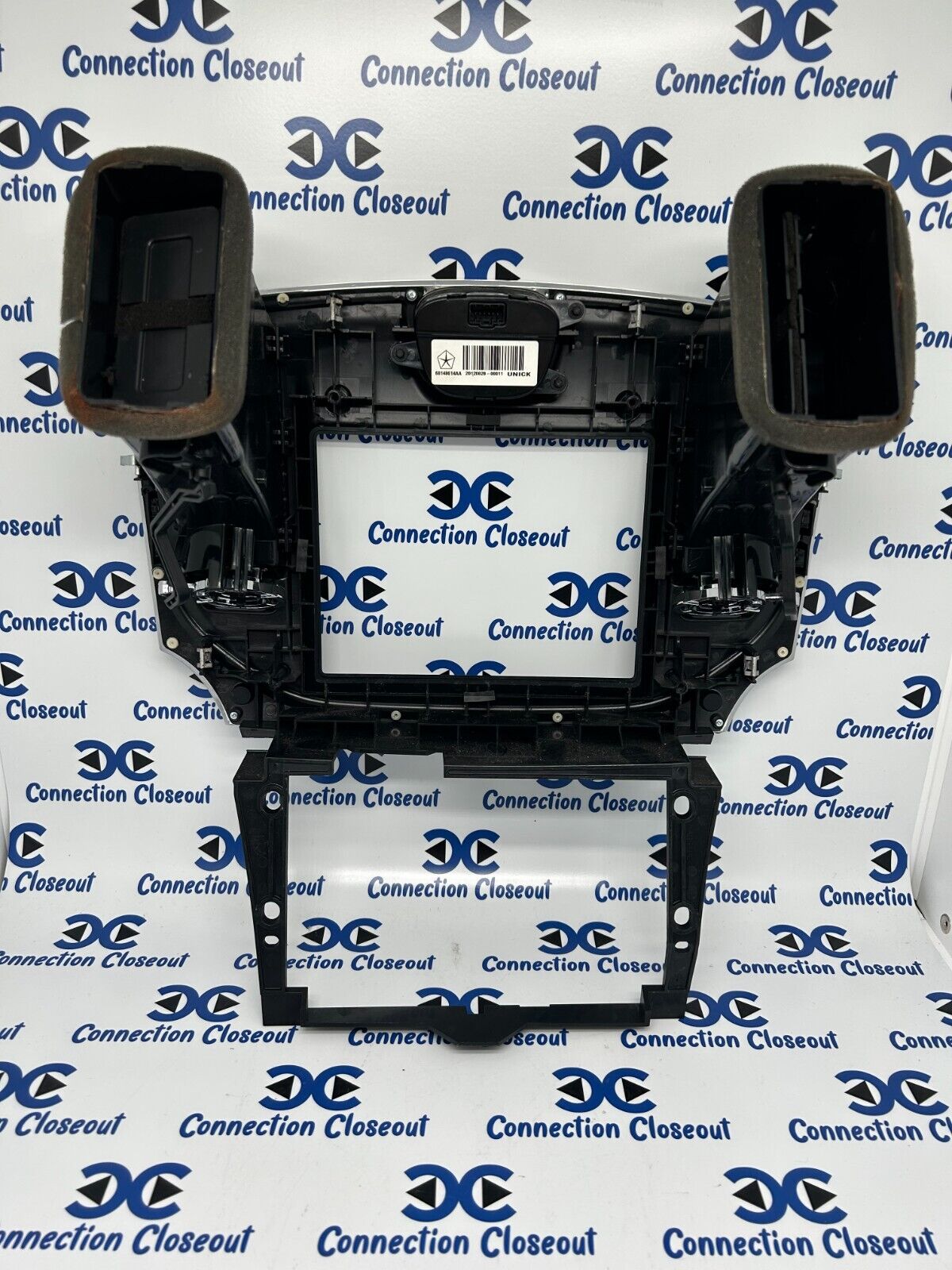 ✅ 2011- 2014 Chrysler 300 Dash 8.4" Radio Bezel W/ Vents & Clock (68148614AA)