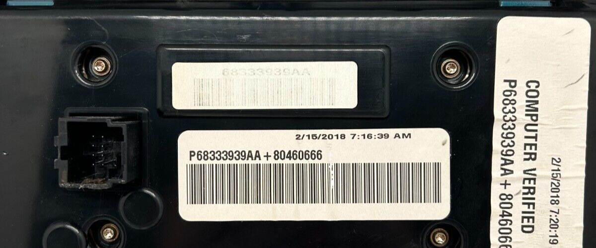 ✅ 2018 Jeep Genuine Mopar Vehicle Feature Controls Center Stack (68333939AA)