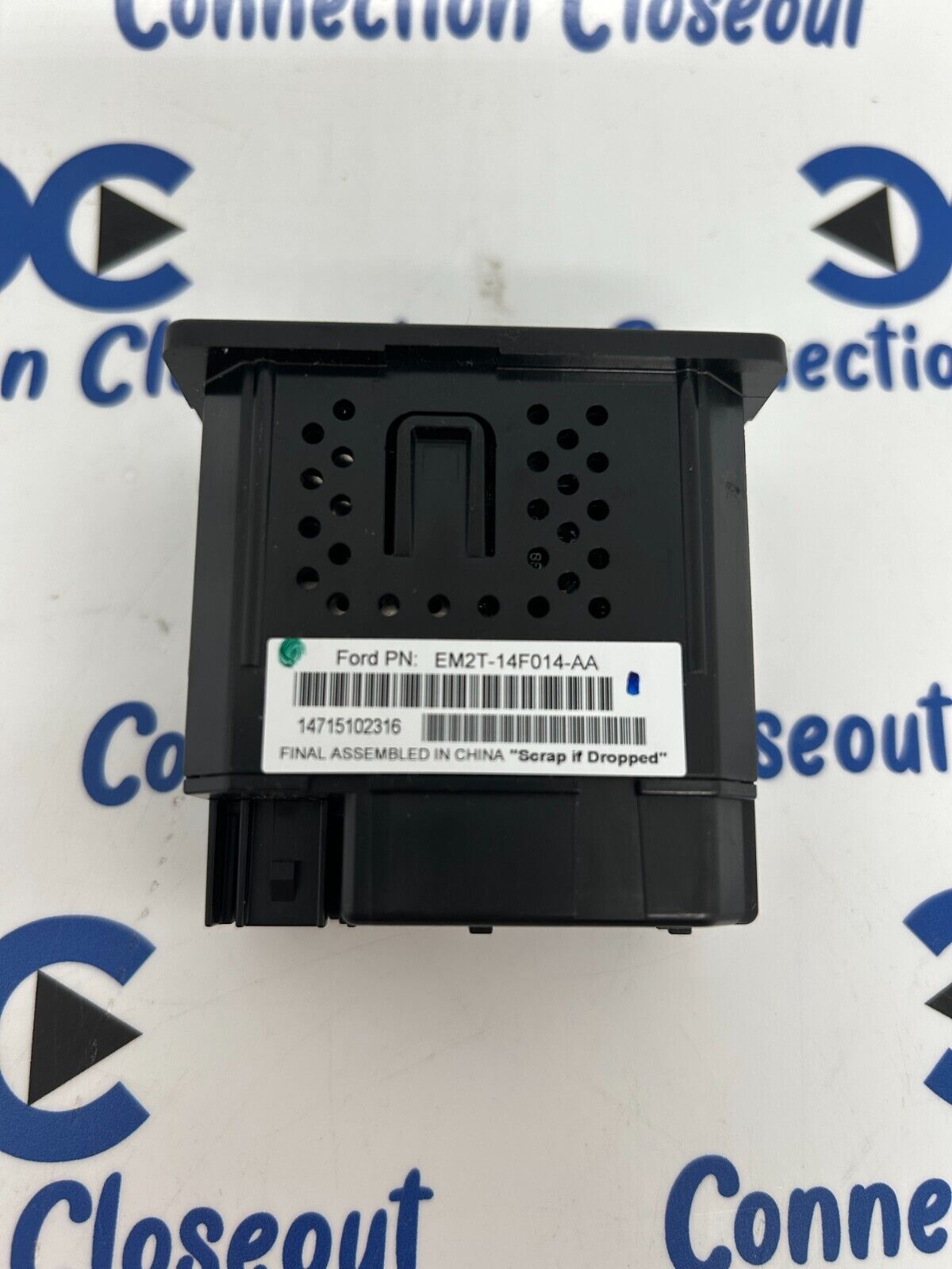 2014 Lincoln MKS Dash Media Aux Port SD Slot W/ Map Card USB (EM2T-14F014-AA)