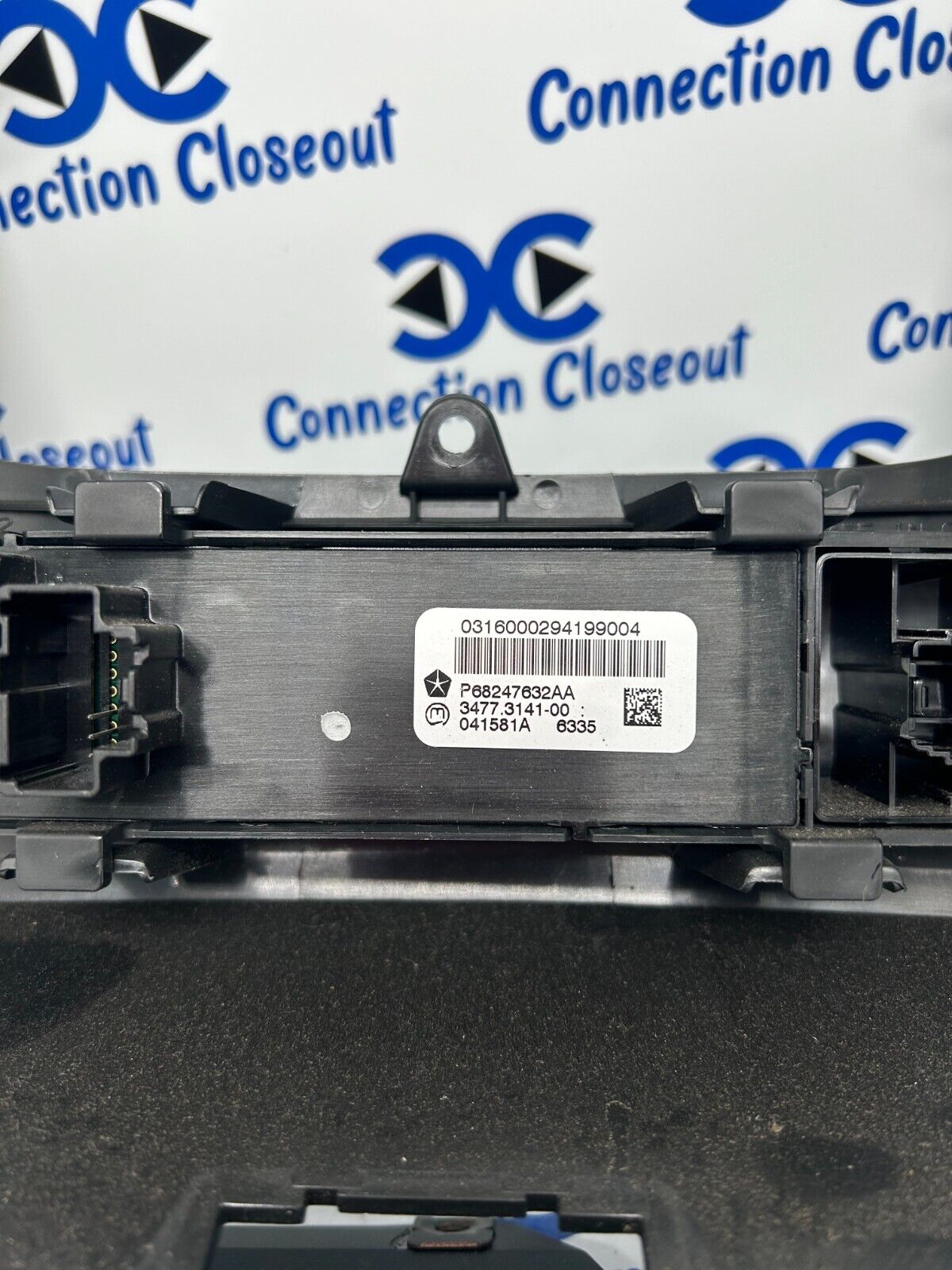 ✅ 2013- 2020 RAM 1500 2500 3500 Instrument Panel Radio Bezel MOPAR (1VY931X9AF)
