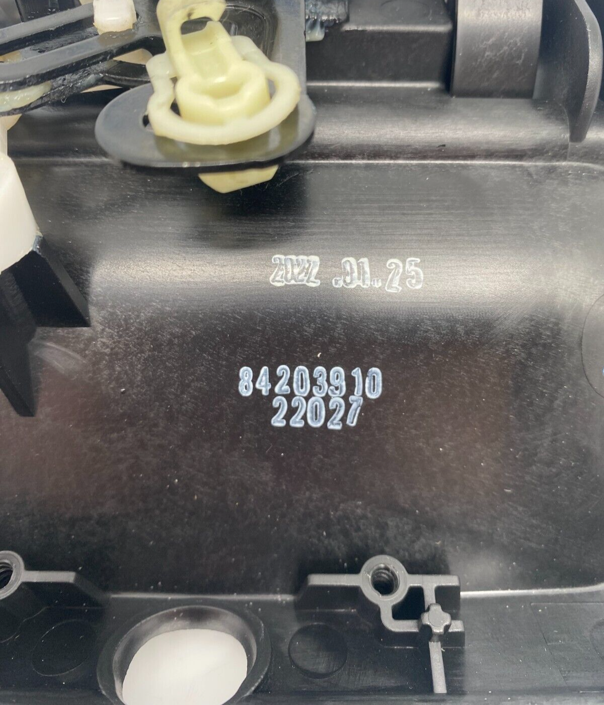 2016- 2019 GMC Genuine OEM Tailgate Handle (84203910)