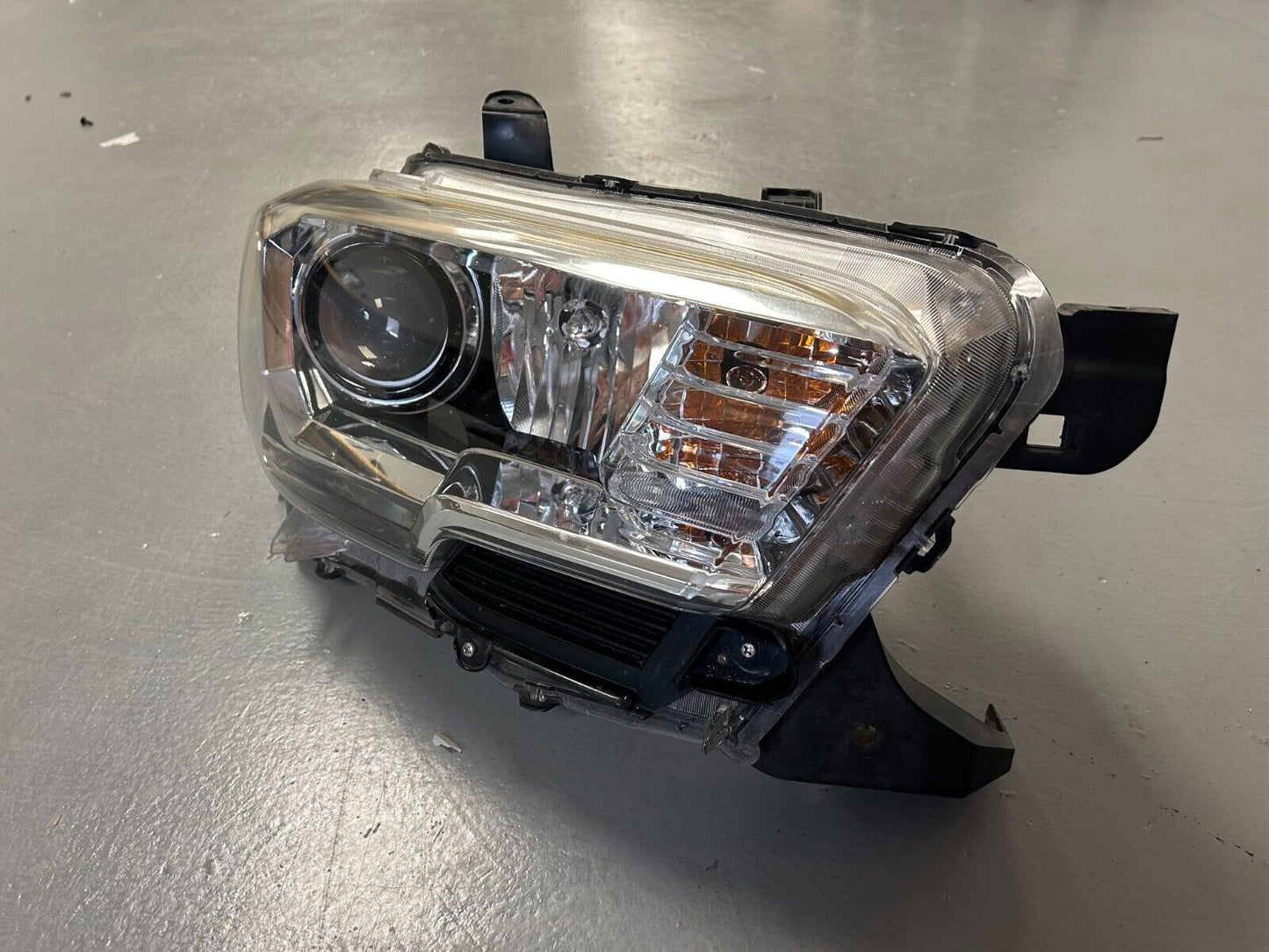 2017- 2022 Toyota Tacoma Halogen Headlight RIGHT OEM