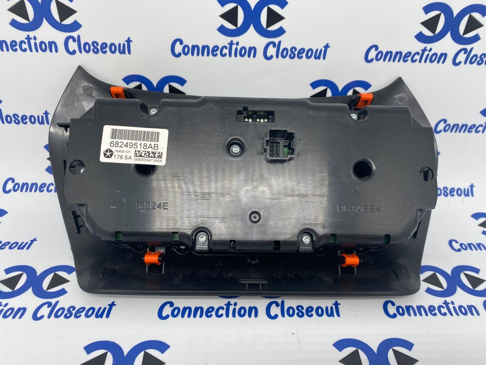 2015- 2018 Jeep Cherokee Vehicle Feature Controls Center Stack OEM 68249518AB