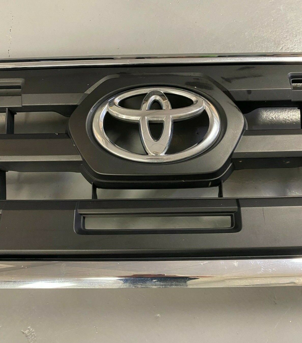 2016- 2019 Toyota Tacoma Front Bumper Chrome & Black Grille W/ Emblem OEM