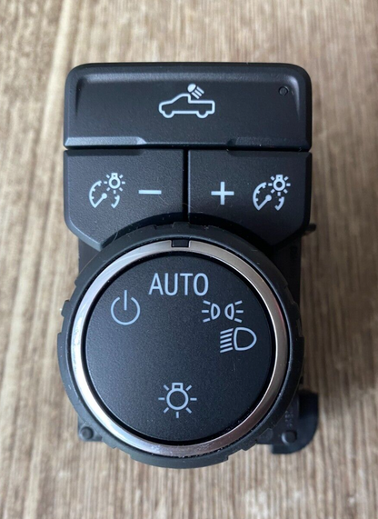2019 GMC Sierra 1500 Headlight Switch OEM (84469520)